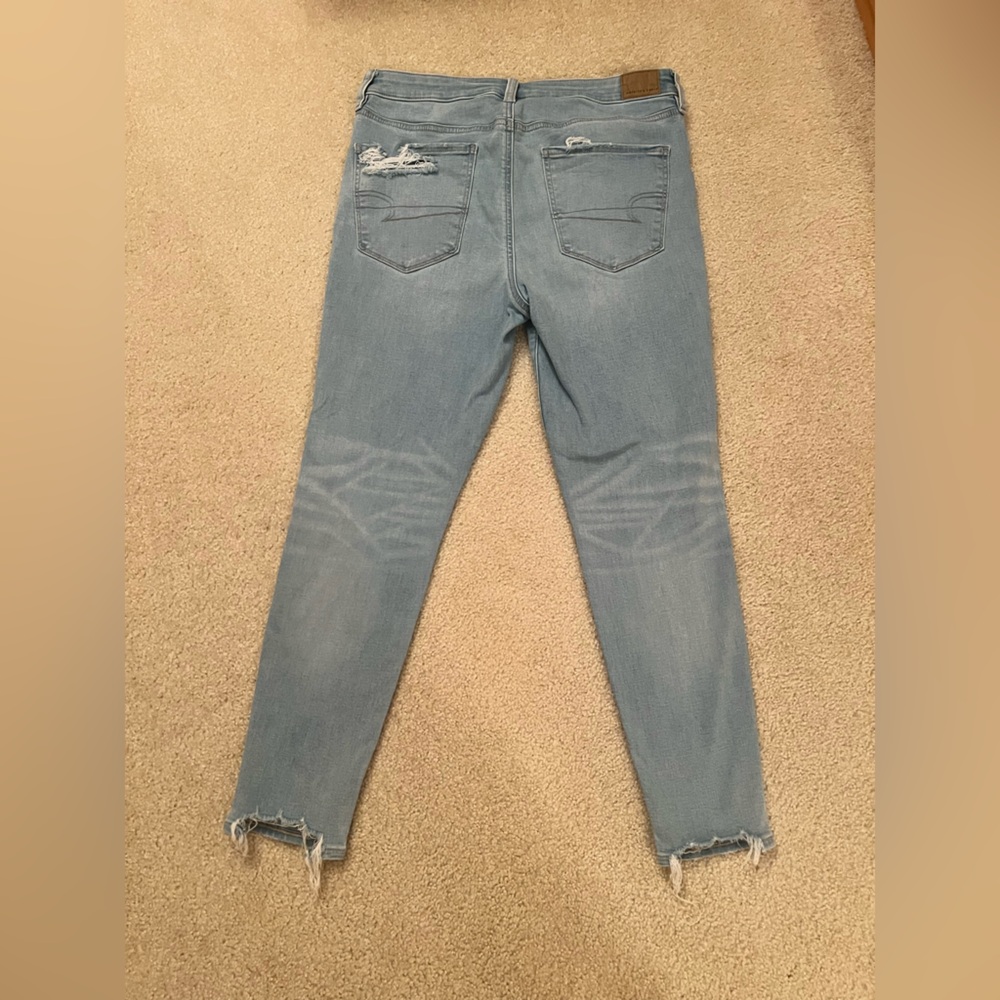 American Eagle Outfitters Light Wash Blue High-Rise Skinny Jeans - Picture 3 of 10
